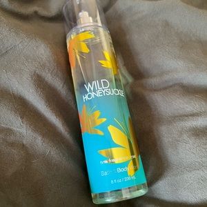 Bath & Body Works Wild Honeysuckle